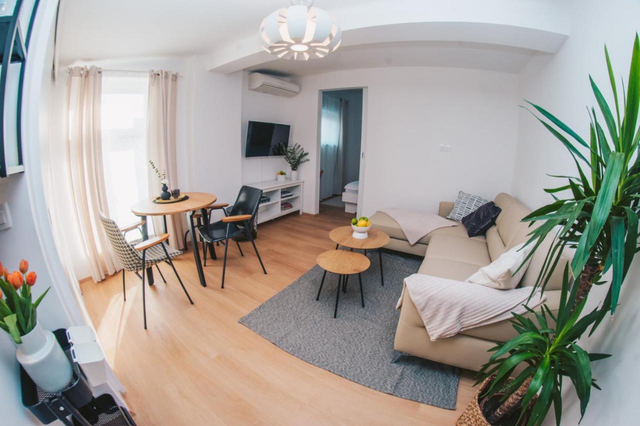 מריבור Na Apartments מראה חיצוני תמונה